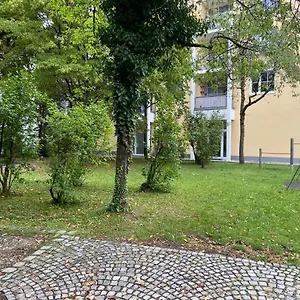 Mit Garagenparkplatz An U-bahnstation Apartment München